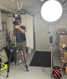 Avec HERBLOT PRODUCTIONS, société de production audiovisuelle à Bordeaux, découvrez à quoi sert une vidéo de présentation de service, pourquoi elle est essentielle pour convaincre vos clients et comment en tirer le meilleur pour votre entreprise.