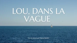 "Lou, dans la vague" est un documentaire sur le surf et le handicap visuel, produit par Herblot Productions et réalisé par Etienne Herblot où nous allons découvrir et suivre Lou Méchiche, jeune surfeuse malvoyante bordelaise et championne du monde de parasurf.
