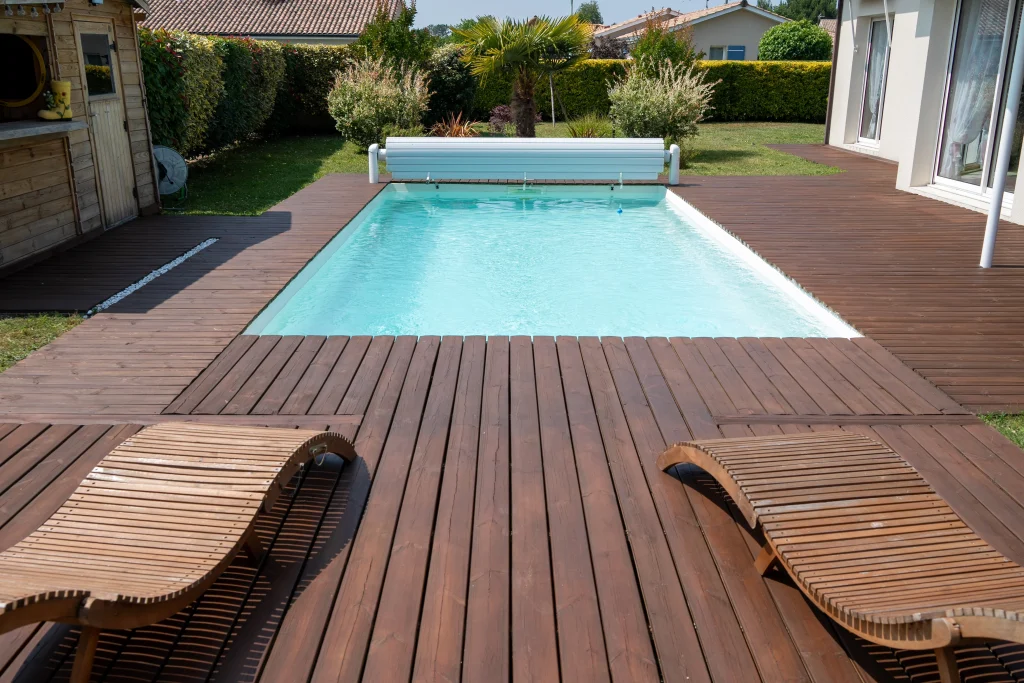 Photo of pool and garden on the Arcachon basin by Herblot Productions