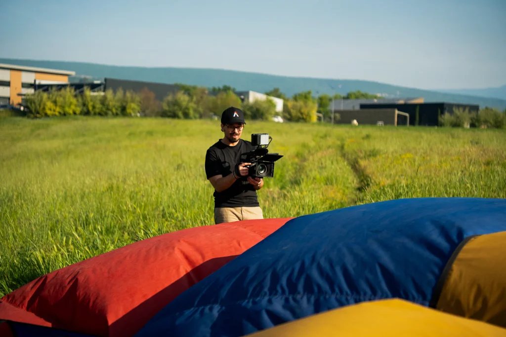 Herblot Productions directed the corporate film of France Montgolfières: an immersive video shot on 4 iconic sites to enhance a high-end customer experience.